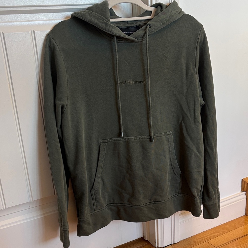 Peak Performance Olive Hoodie